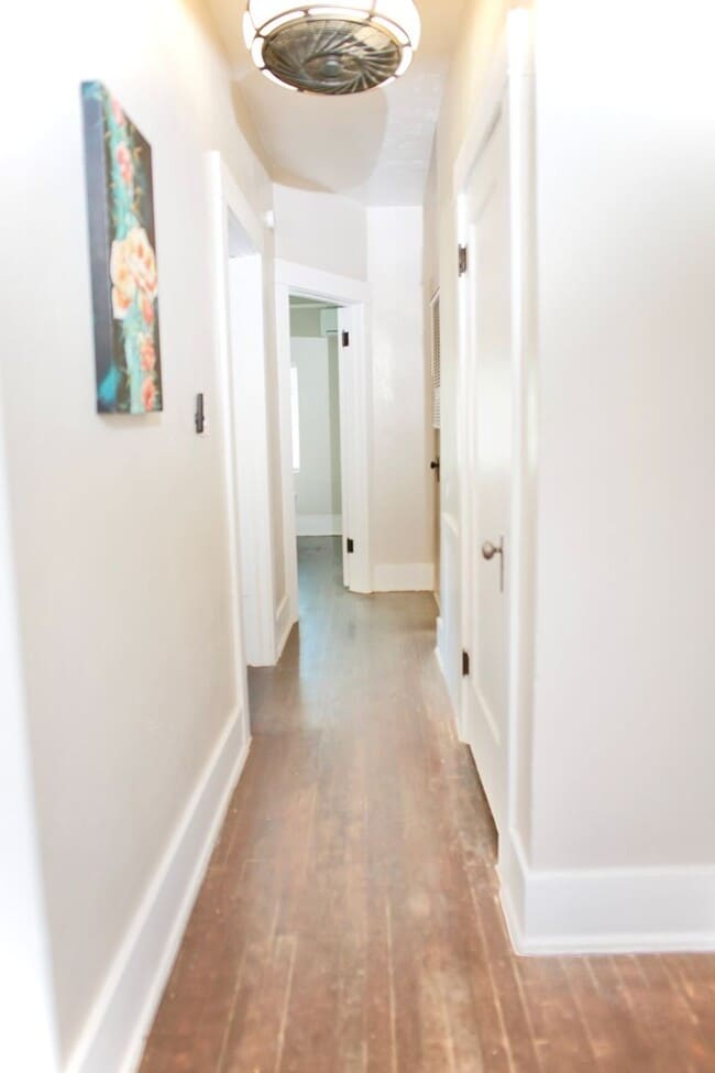 Building Photo - Furnished 1 Bedroom Downtown Tucson