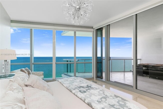 Primary Photo - 17121 Collins Ave