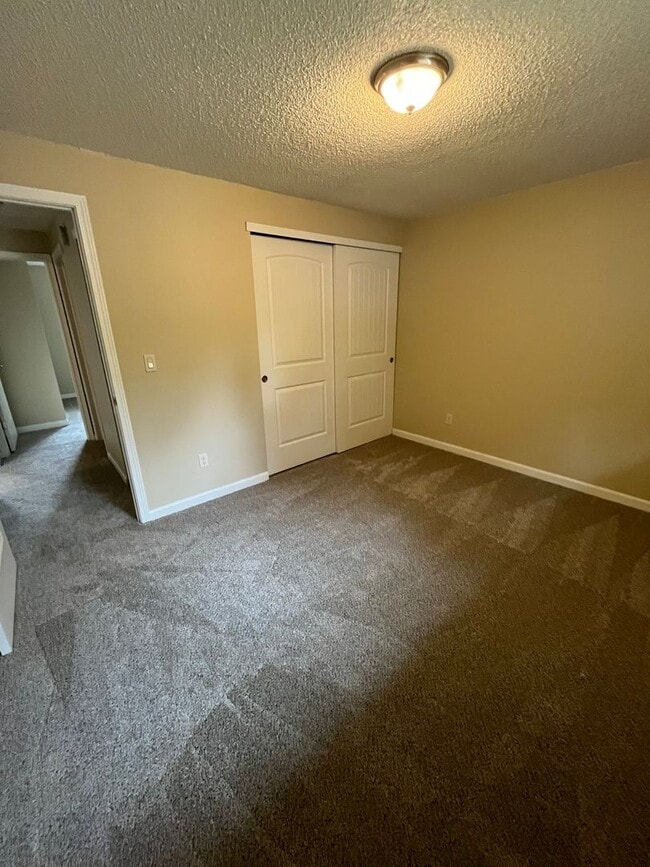 Building Photo - 18950 NW Shadow Ln