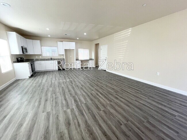 Building Photo - 1310 Playa Del Rey Dr