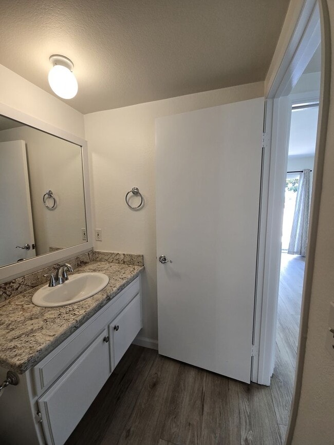 Building Photo - Coastal Living: 2-Bed, 1.5-Bath Townhome w...