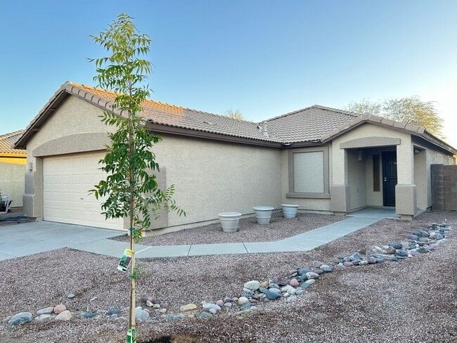 Building Photo - Beautifully Remodeled