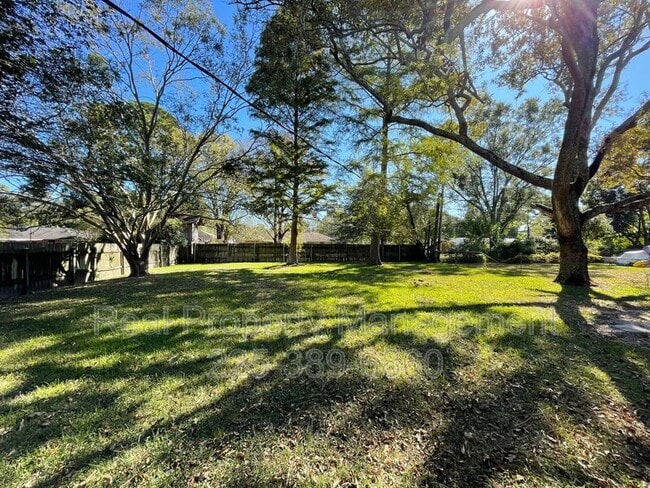 Building Photo - 2351 Sweetleaf St