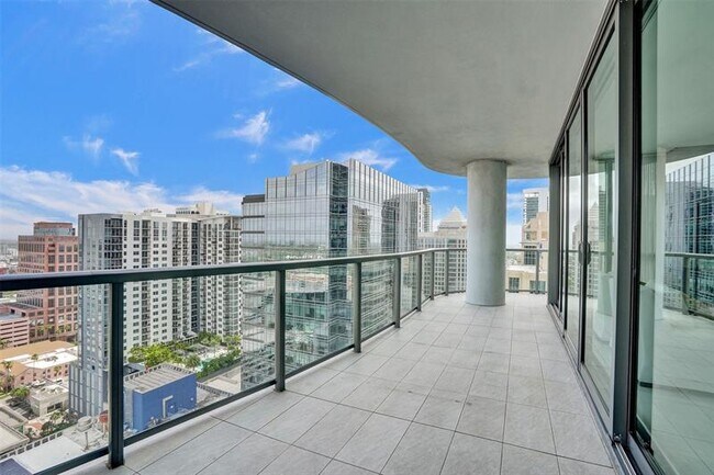 Building Photo - 100 E Las Olas Blvd