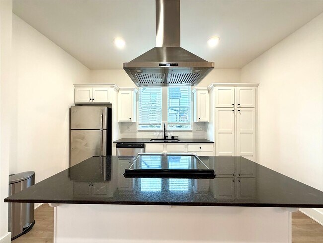 Building Photo - 890 S One Mile Rd