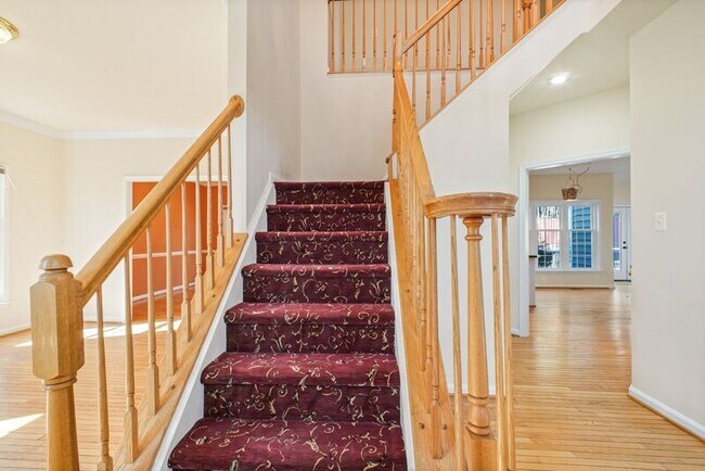 Building Photo - 655 Lancaster St