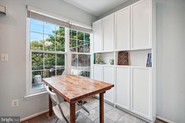 Building Photo - 5310 Chieftain Cir