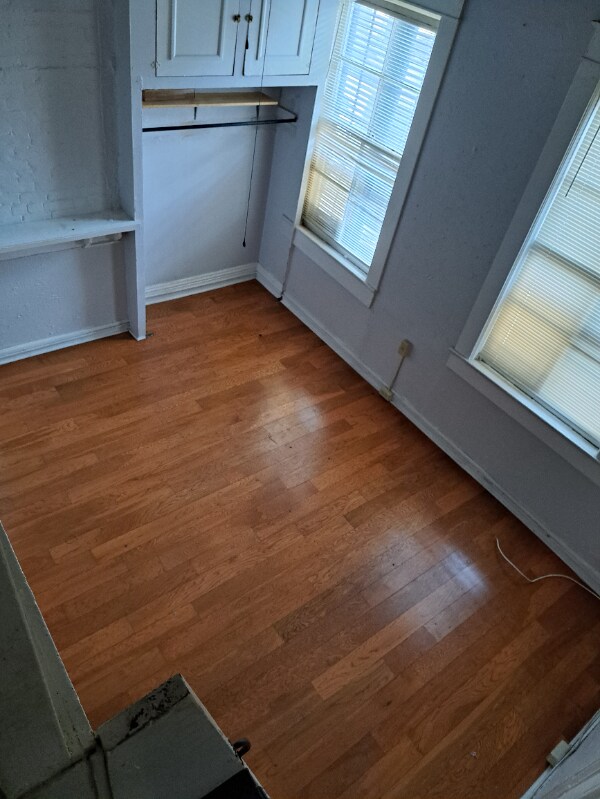 Building Photo - 929 Dumaine St