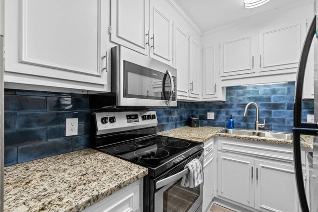 Building Photo - 2805B N Ocean Blvd