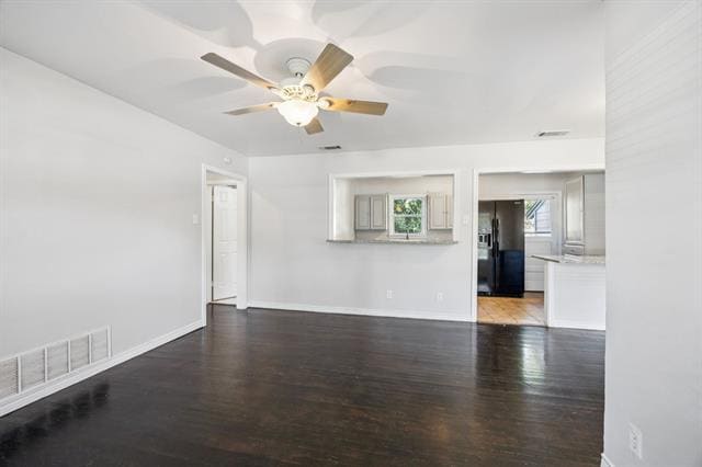 Building Photo - 10433 Cayuga Dr