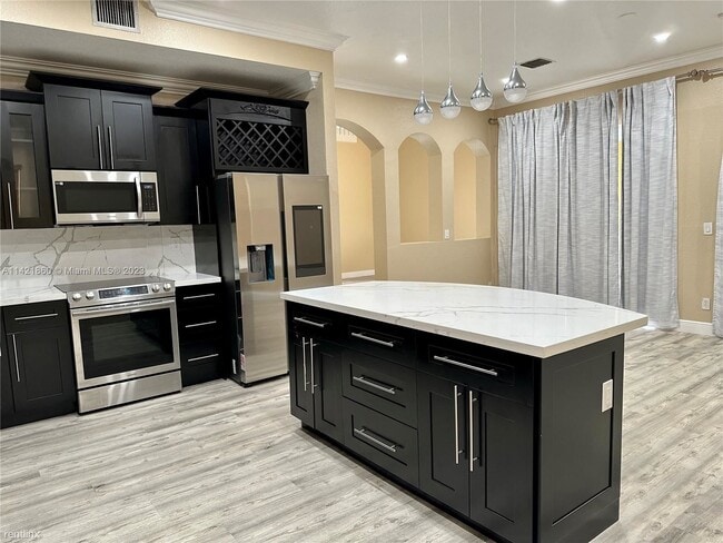 Building Photo - 4 br, 3 bath House - Bellagio At Vizcaya