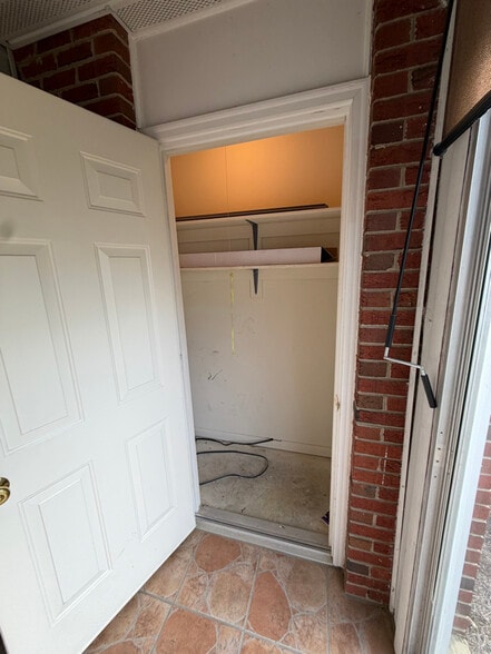 Building Photo - 1226 Wilshire Cir