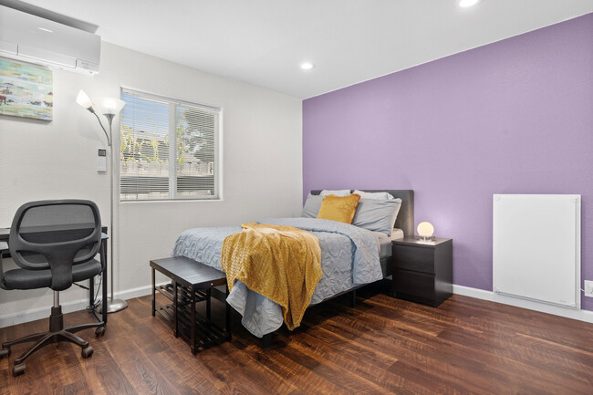 Gold Bedroom - 2302 Oakwood Dr