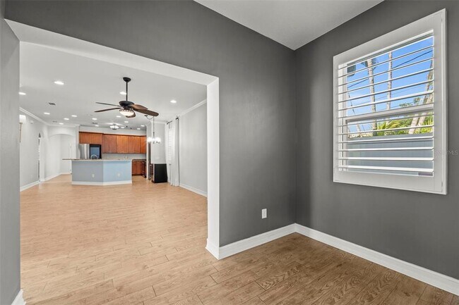 Building Photo - 967 49th Ave N