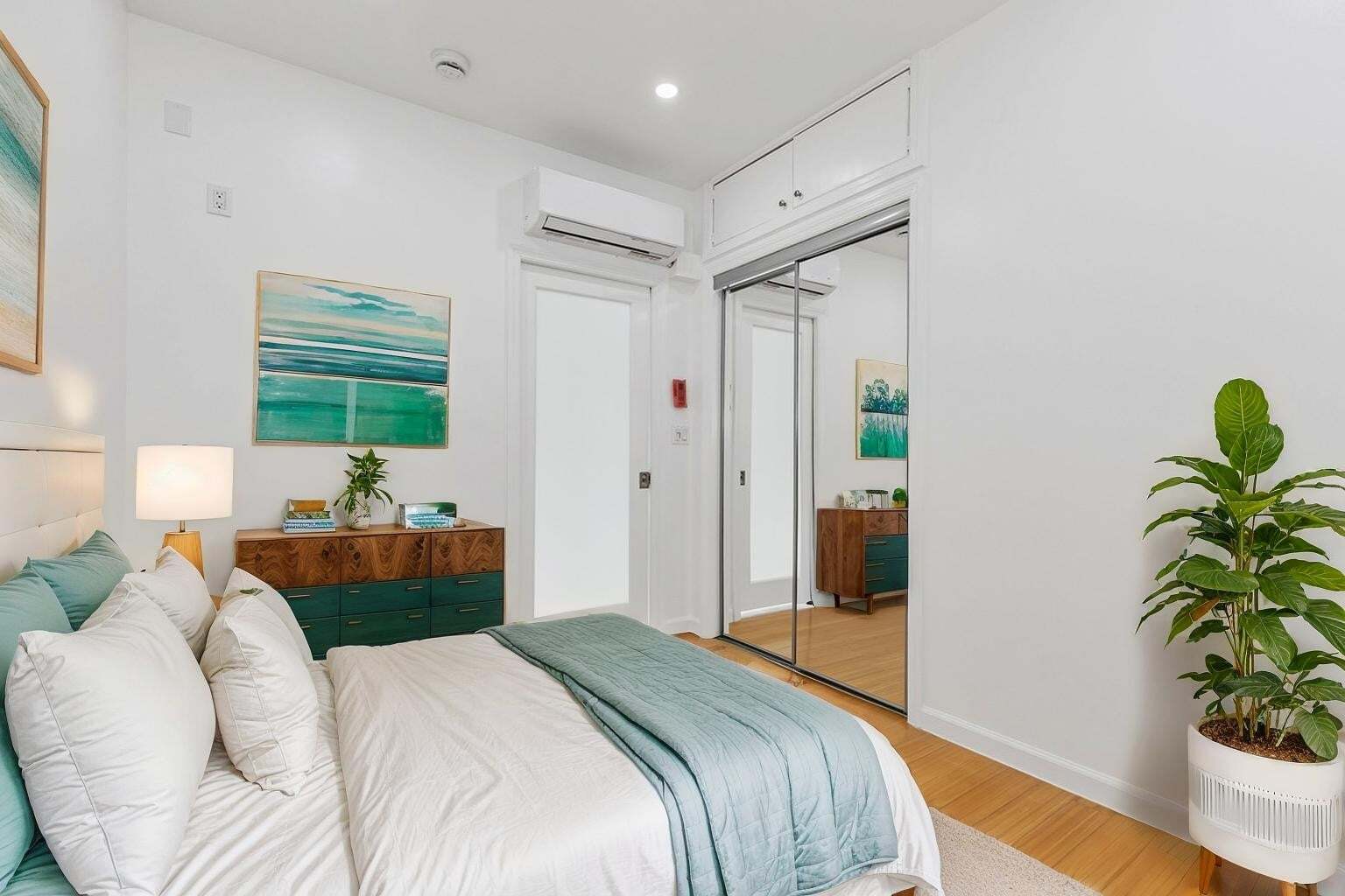 Building Photo - 318 E 62nd St