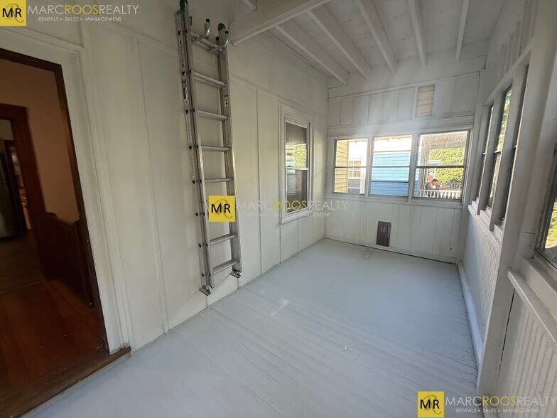 Building Photo - 20 Glade Ave