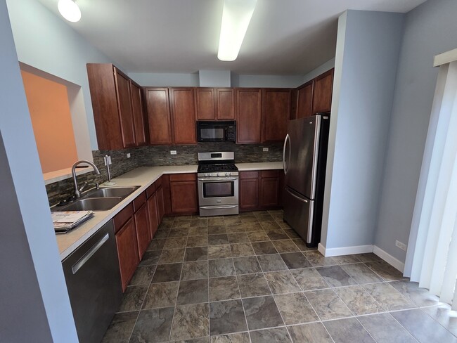 Building Photo - 422 Cary Woods Cir