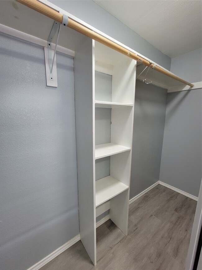 Building Photo - 14245 Ravine