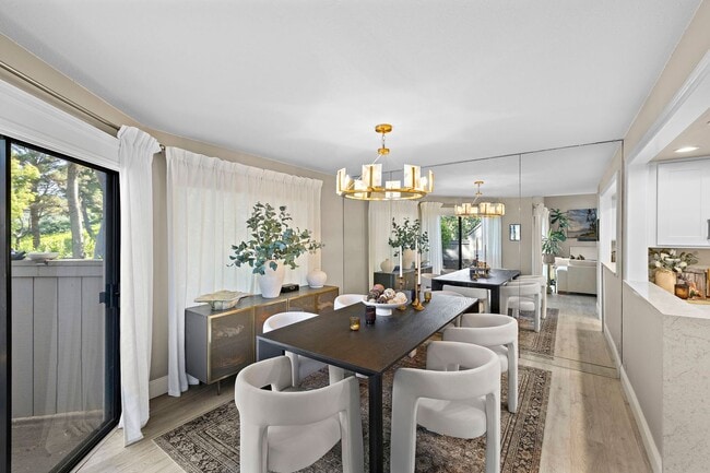 Building Photo - Charming Townhome in Turtle Rock