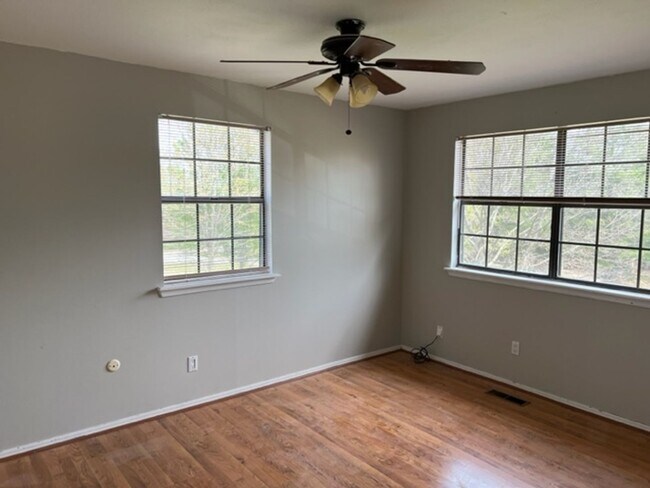 Building Photo - Four Bedroom Home on Over Half an Acre in Vandergriff School District