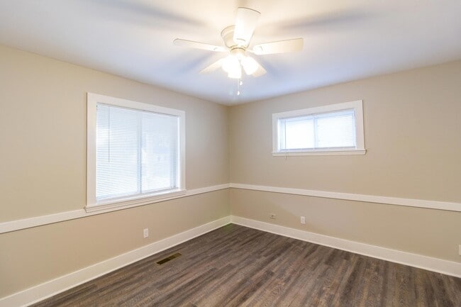 Building Photo - 207 Central Dr