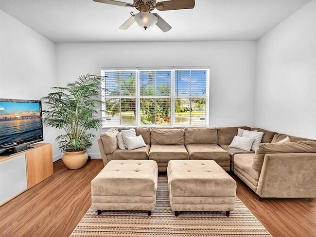 Building Photo - 754 Sunflower Cir