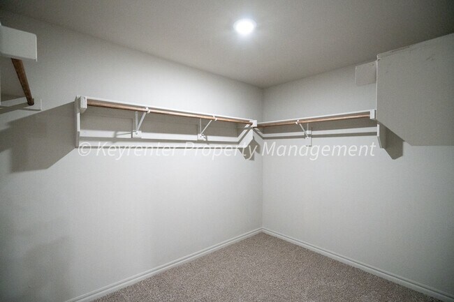 Building Photo - Gorgeous 4 Bed 2 Bath Home in Deer Creek School District!