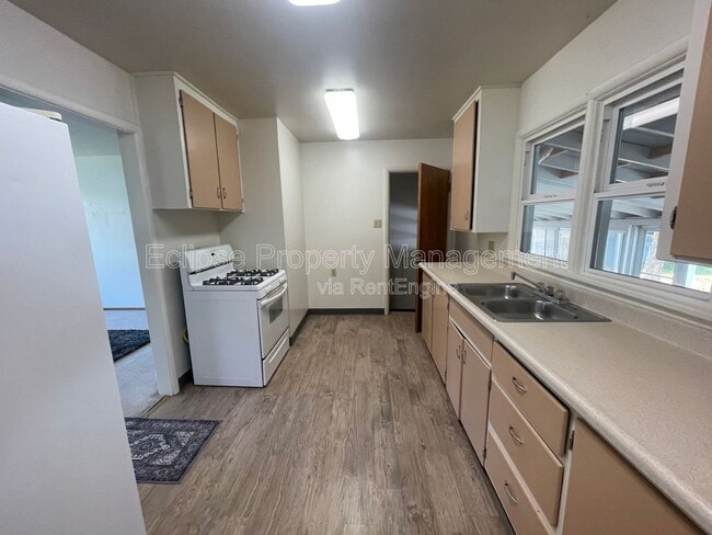 Building Photo - 447 19th St