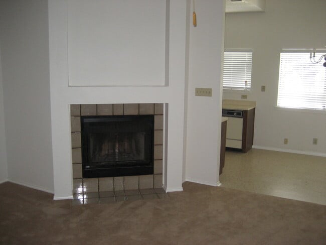Building Photo - CUTE 3 BEDROOM IN NORTHSIDE ISD***GREAT FL...