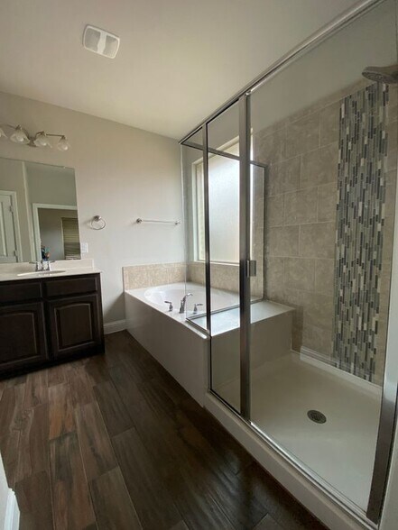 Building Photo - 8110 Loretta Day Dr