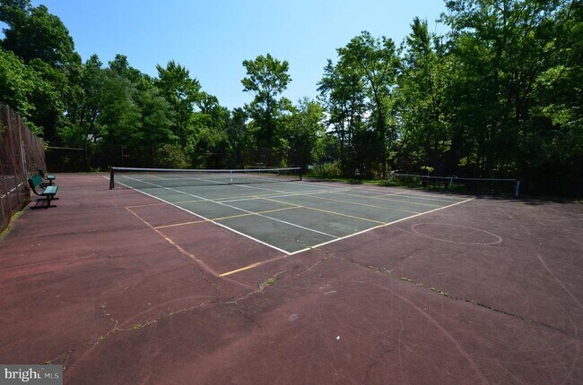 Building Photo - 3541 Oak Dr