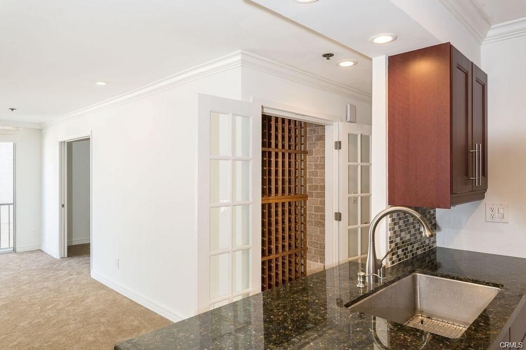 Building Photo - 555 Esplanade