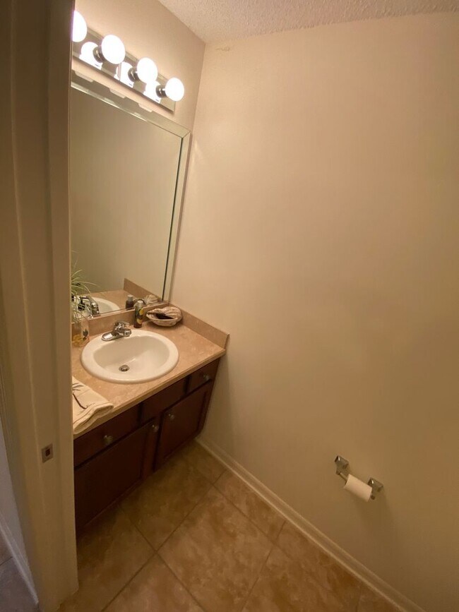 Building Photo - Lease. Large 4 Bed + 4 1/2 Baths Home, w/Views of the Jacaranda Golf Course and Lake in The Villa...