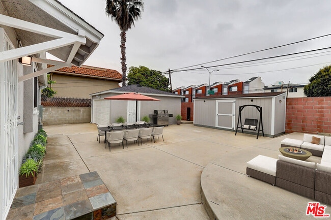 Building Photo - 6551 W 86th Pl