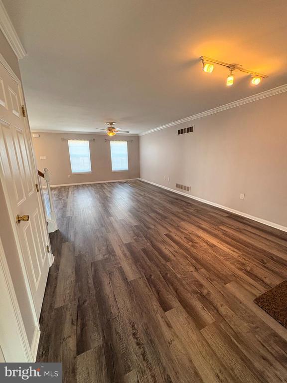 Building Photo - 905 Kennedy Ct