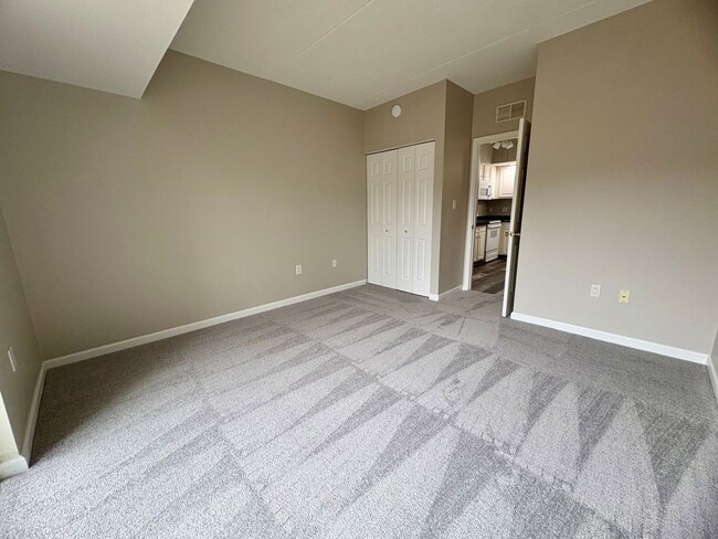 Building Photo - 2 Bedroom 2 Bathroom in Woodland View Harr...