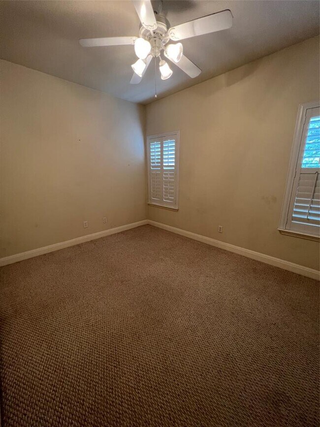 Building Photo - 6126 Hartson