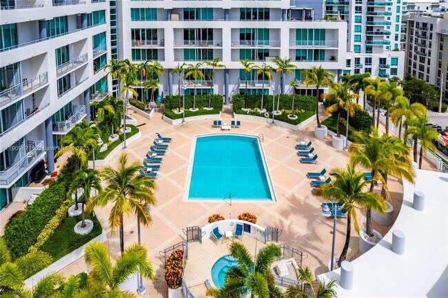 Building Photo - 350 NE 24th St