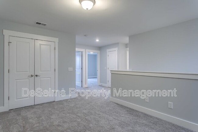 Building Photo - 5054 Gracious Dr