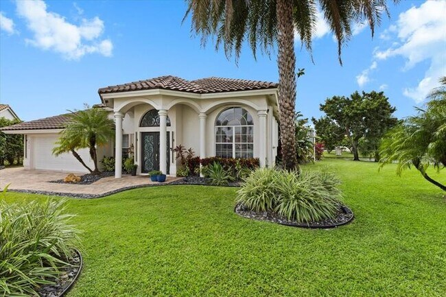 Building Photo - 10792 Queen Palm Ct