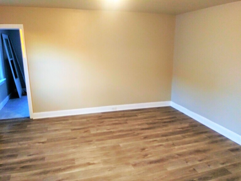 Livingroom - 43 W Baltimore St