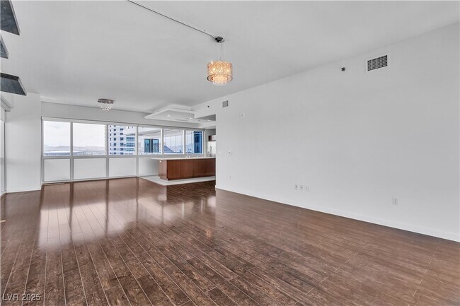 Building Photo - 4471 Dean Martin Dr