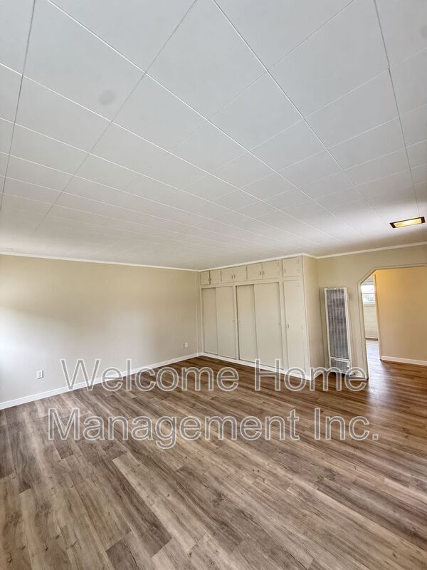 Building Photo - 477 Grove Way