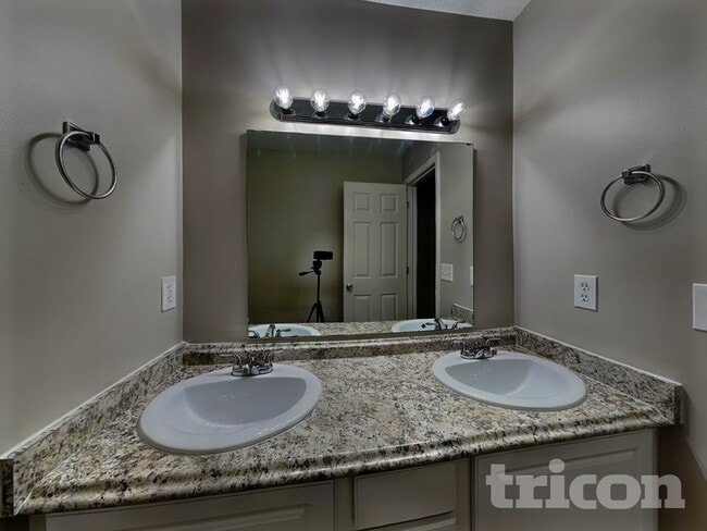 Building Photo - 149 Fox Grove Cir