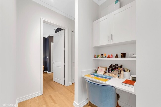 Building Photo - 170 W Polk St