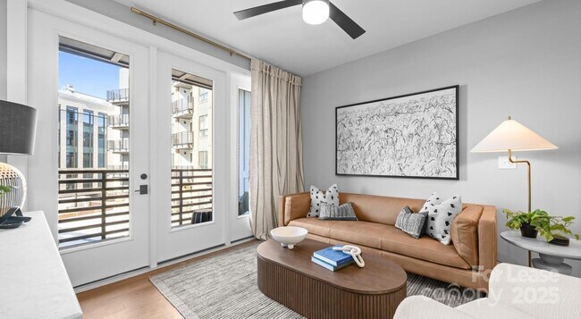 Building Photo - 1711 Commonwealth Ave