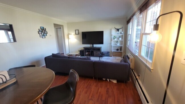 Building Photo - 309 Pitney Pl