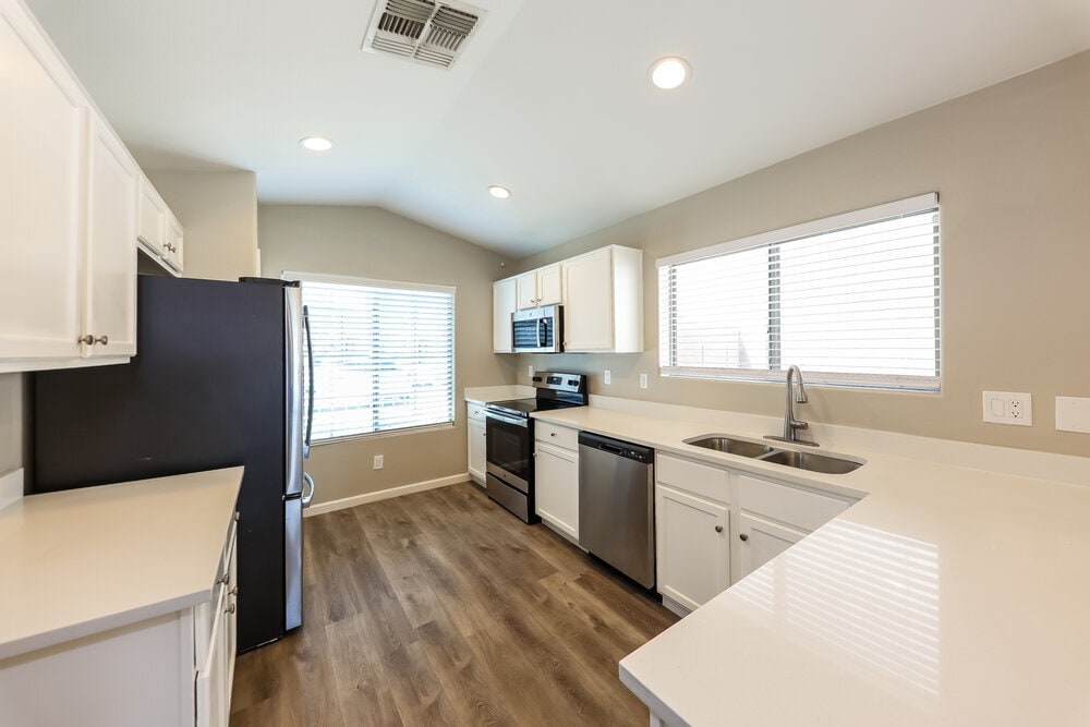 Building Photo - 10016 W Gross Ave