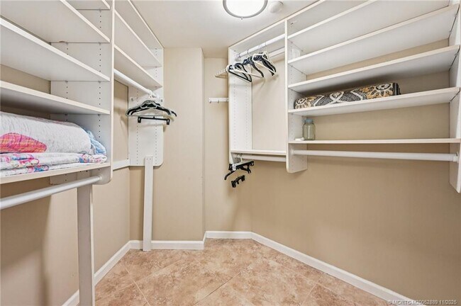 Building Photo - 8880 S Ocean Dr