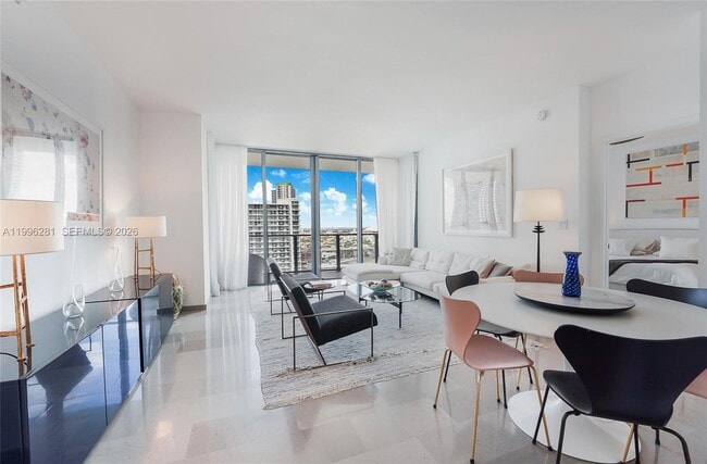 Building Photo - 68 SE 6th St